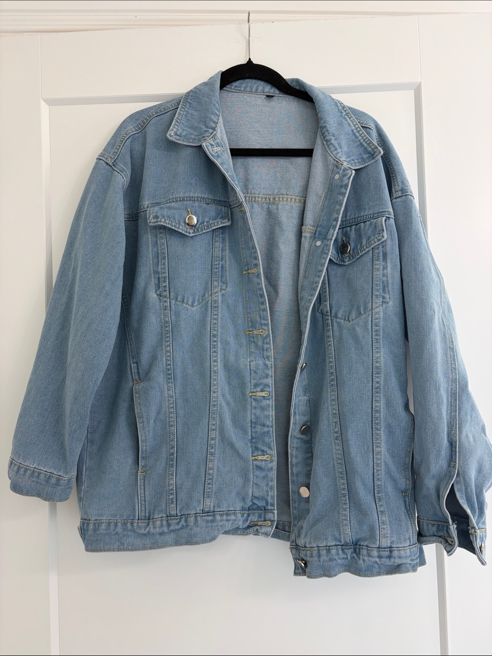 Light Wash Denim Jacket - Vintage Style